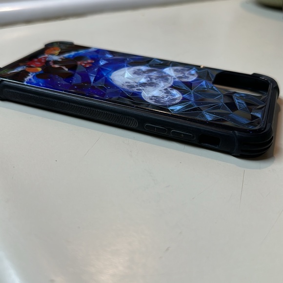 Mickey & Minnie Mouse iPhone 11 pro max Case - Picture 6 of 8